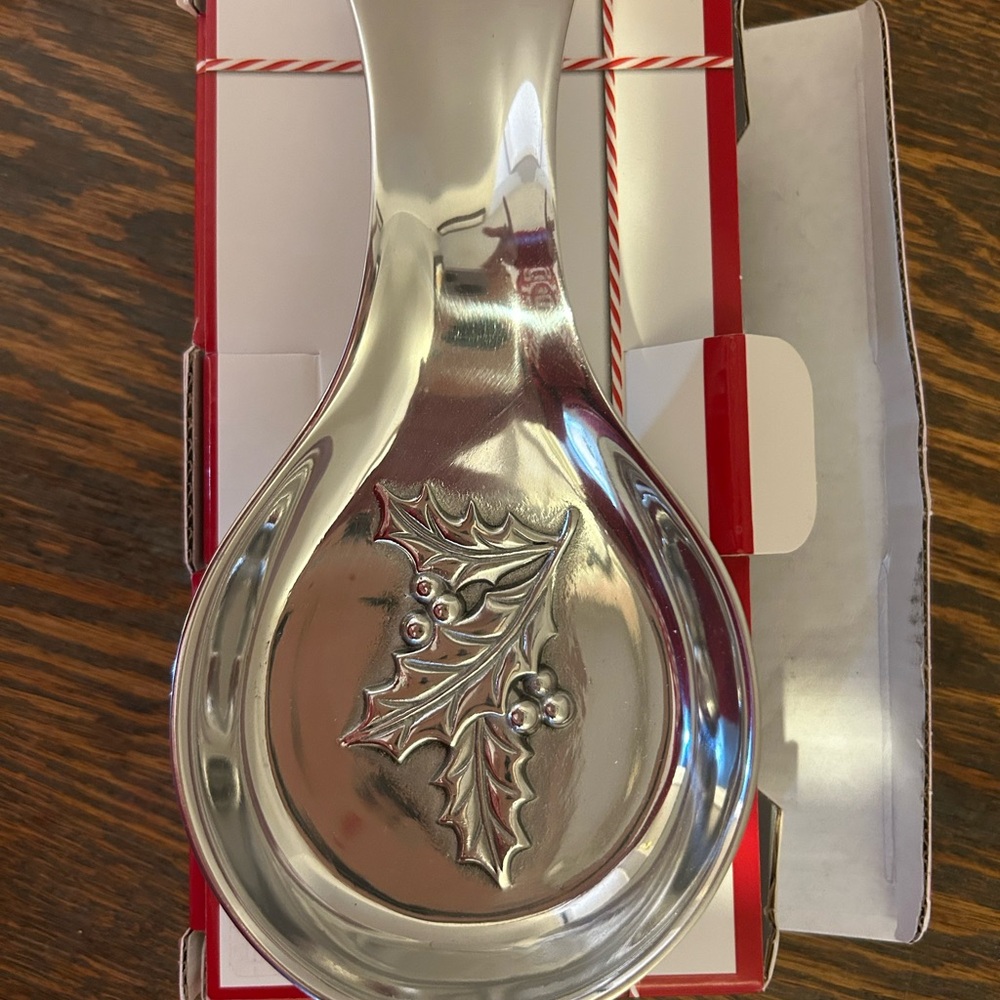 Lenox Silver Holly Spoon Rest